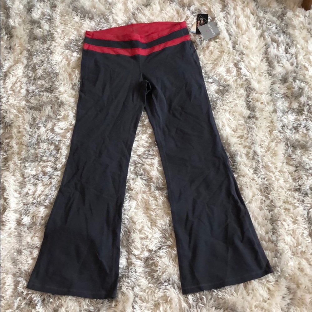 Athleta salutation yoga pants